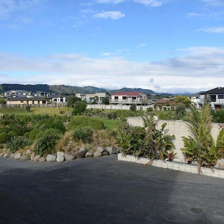 157 Field Way Luxury Lodge Waikanae Exterior foto