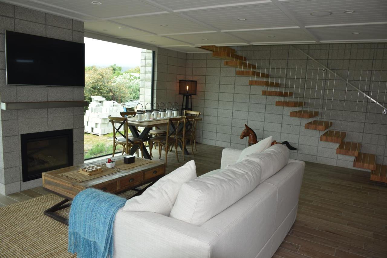 157 Field Way Luxury Lodge Waikanae Exterior foto