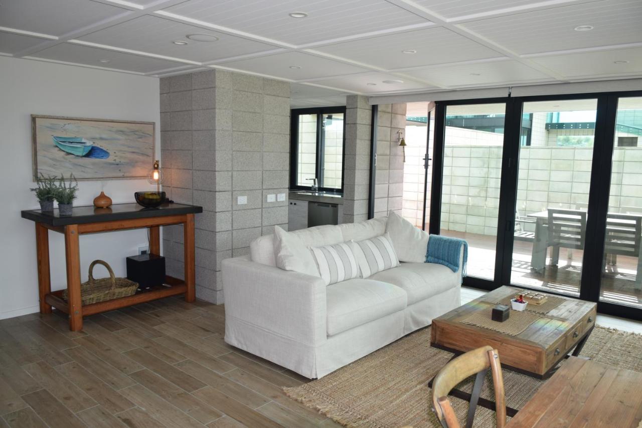 157 Field Way Luxury Lodge Waikanae Exterior foto